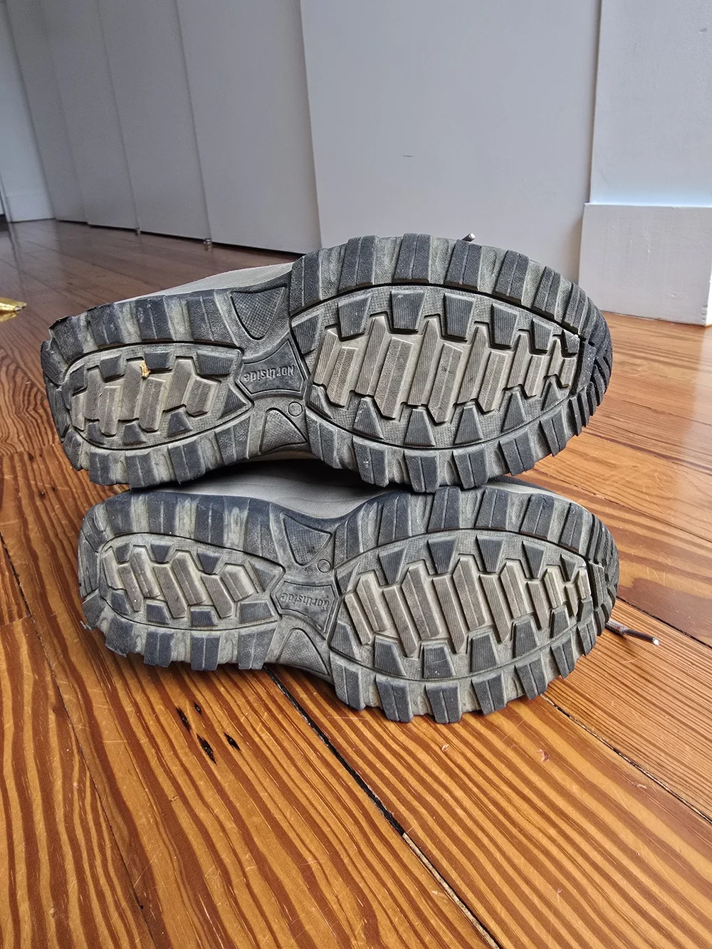 Northside Kids Waterproof Hiking Boots in Brown and Gray Sz 2